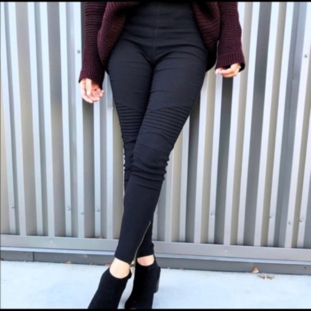 LAST PAIR☝️ BLACK MOTO LEGGINGS - Picture 2 of 2